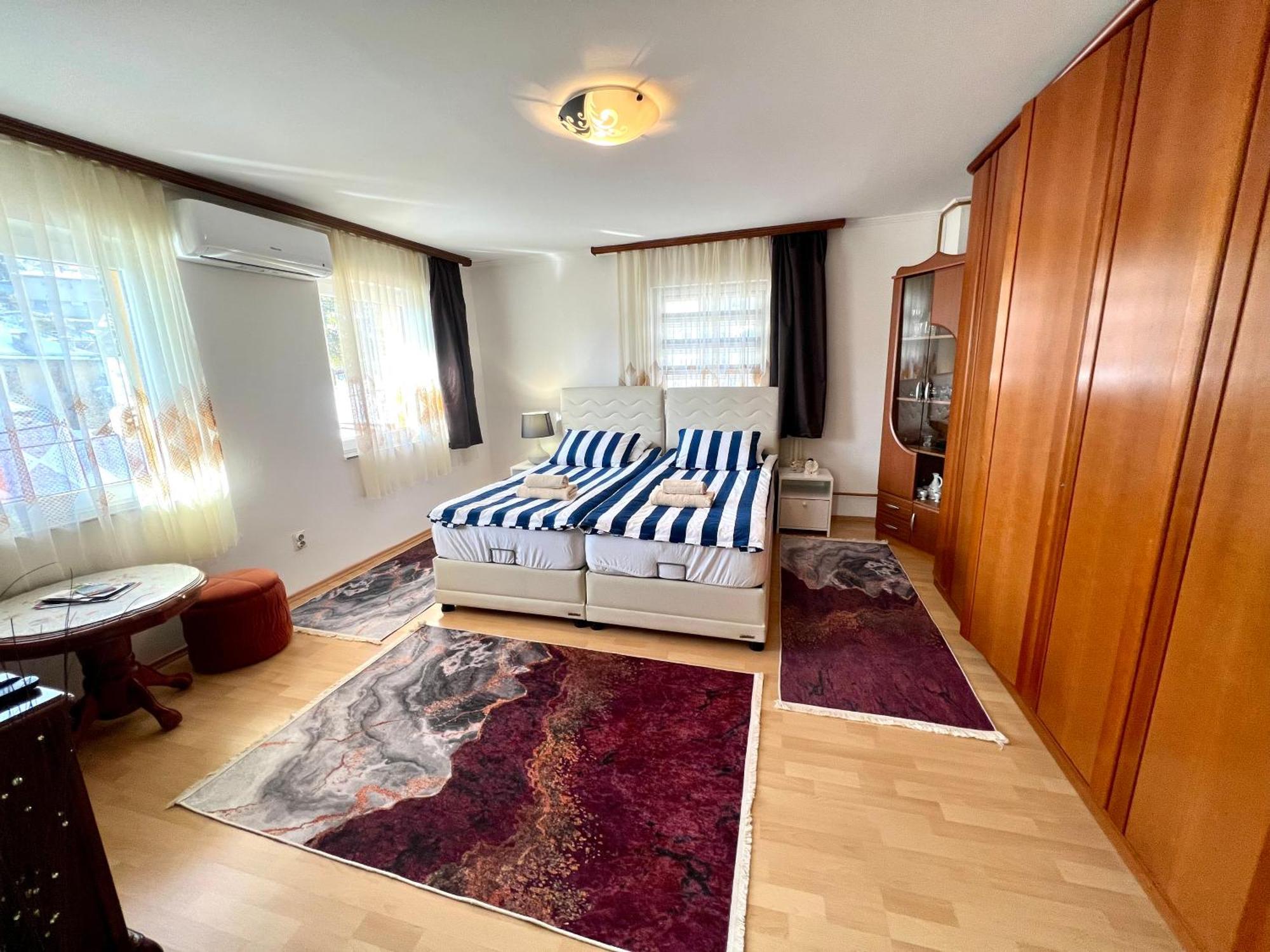 Hani Studio Apartment Сараєво Екстер'єр фото