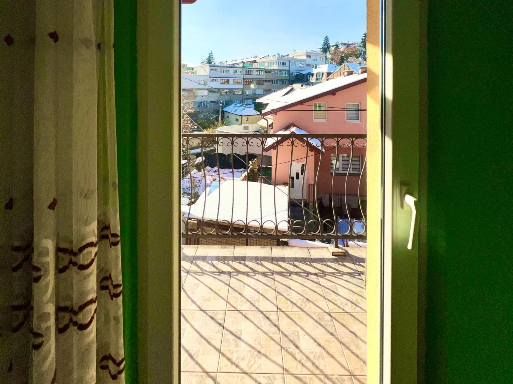 Hani Studio Apartment Сараєво Екстер'єр фото
