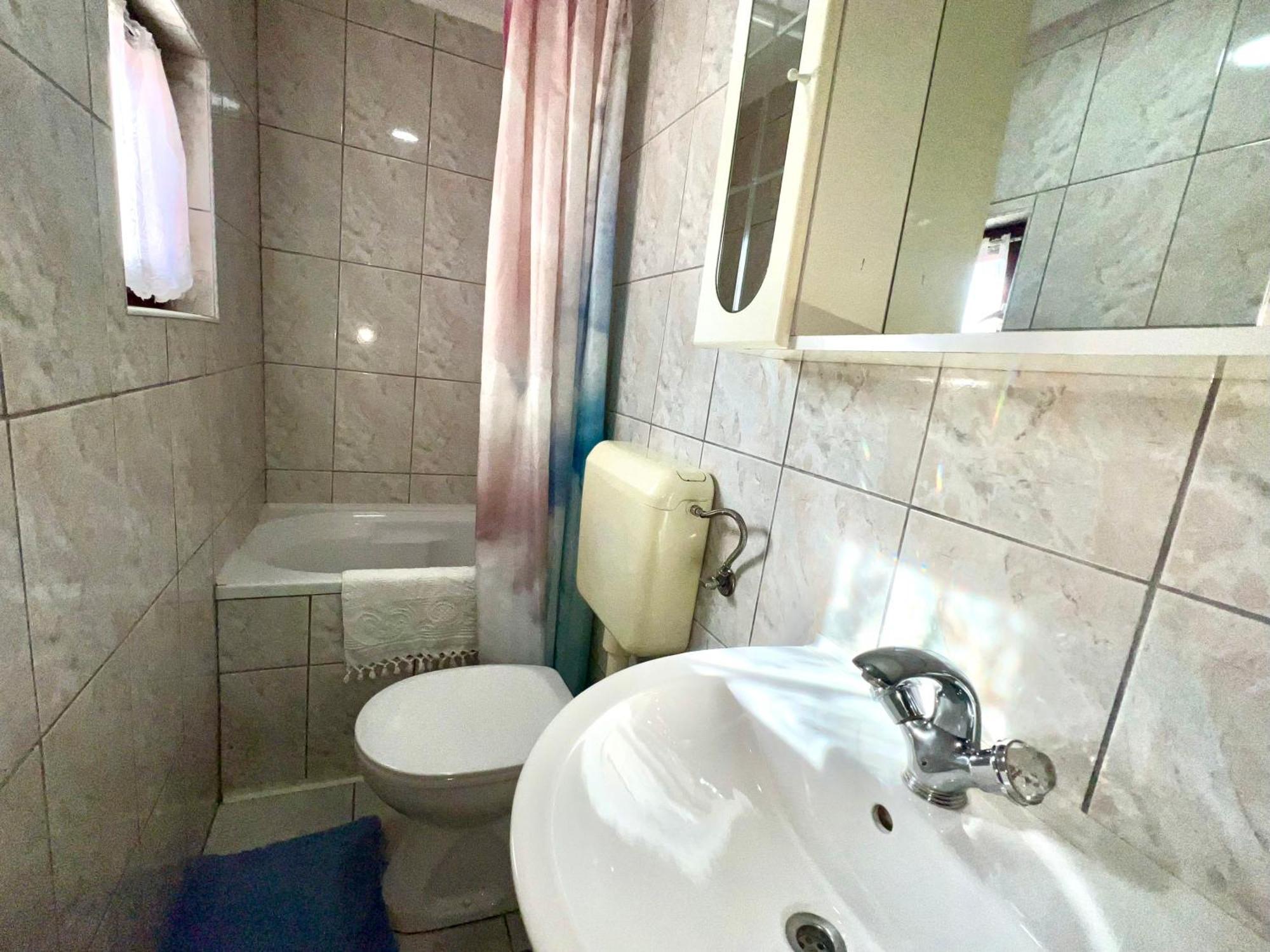 Hani Studio Apartment Сараєво Екстер'єр фото