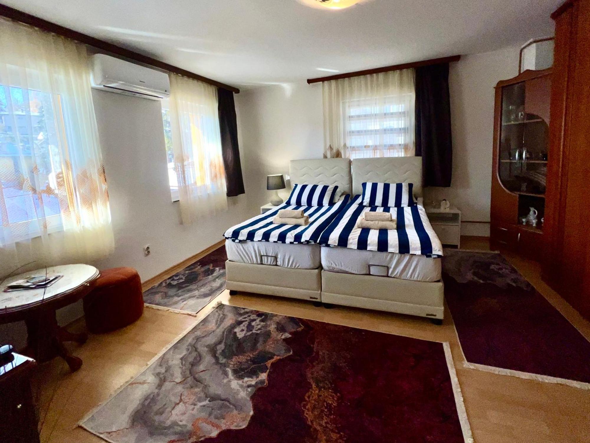 Hani Studio Apartment Сараєво Екстер'єр фото